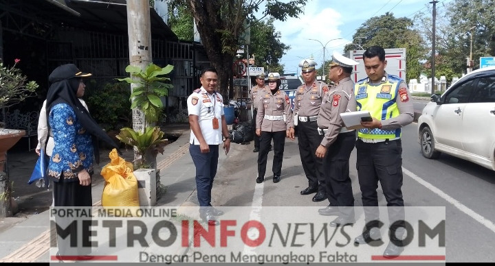 Tim subdit Kamsel Direktorat Lalu Lintas Polda Sulsel Bersama Sat Lantas Polres Takalar Tinjau Andalalin dan Lahan Parkir di Jalan Kemakmuran.