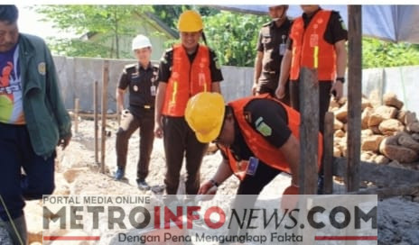 Kejari Takalar Mulai Bangun Rumah Dinas Staf, Kajari Tekankan Kualitas Pekerjaan dan Tepat Waktu.