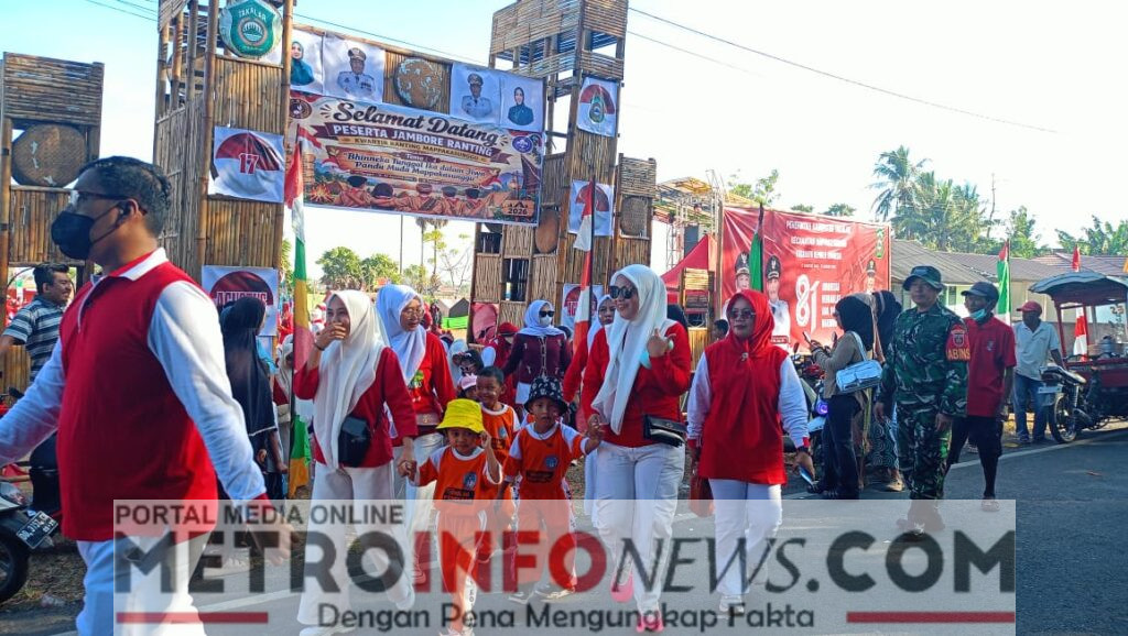 Pastikan Berjalan Aman dan Lancar Babinsa Pantau Gerak Jalan Santai Tingkat Kecamatan Mappakasunggu.