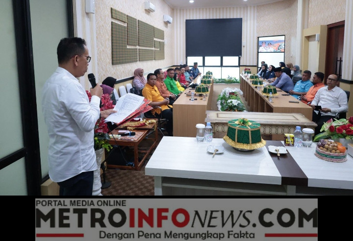 Bupati Takalar Serahkan Bantuan Keuangan Rp1,1 Miliar kepada 11 Partai Politik.